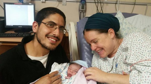 שנה אחרי שניצלה בנס מבקבוק תבערה – ילדה בן