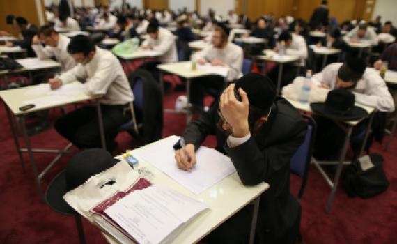 מועמדים לתפקידי רבנות חשודים כי רימו במבחנים