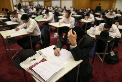 מועמדים לתפקידי רבנות חשודים כי רימו במבחנים