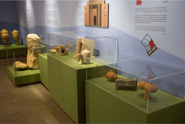 אבסורד: תערוכה תנ"כית שלא מאמינה בתנ"ך