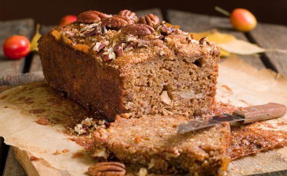 מלכת הכוורת: מתכון לעוגת דבש וקרם אגוזים