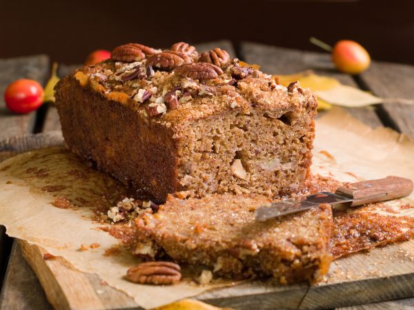 מלכת הכוורת: מתכון לעוגת דבש וקרם אגוזים