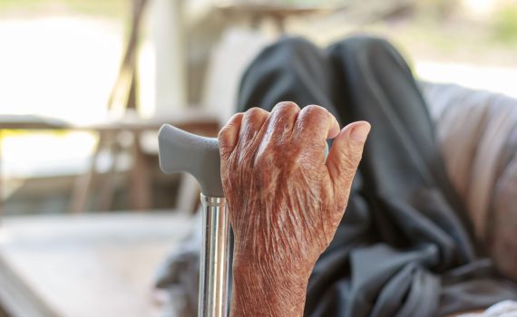 בושה: עמותה דתית הוציאה במרמה דירה מידי קשיש