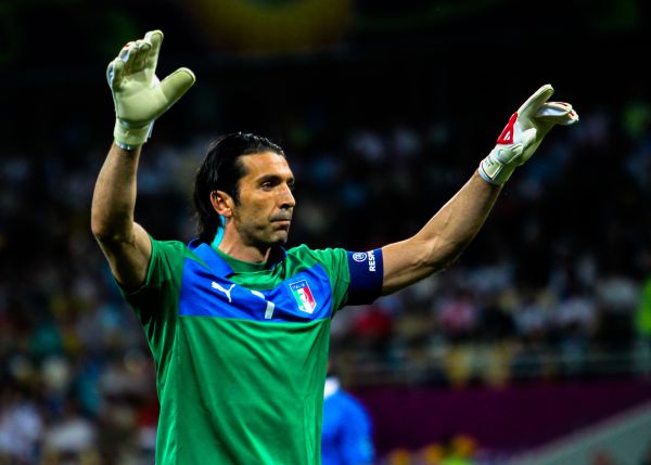 חמאס מגייס את שוער נבחרת איטליה