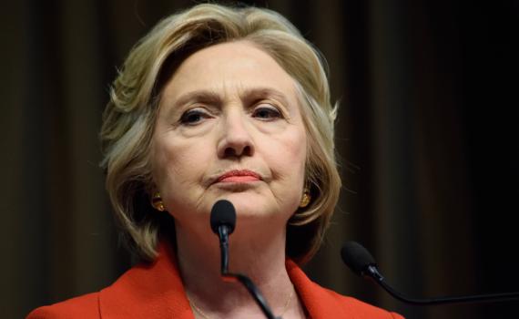 קלינטון התמוטטה באזכרה להרוגי אסון התאומים