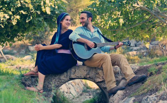 אמני ה'גולה': יונינה