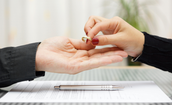 הכלה הפרה הסכם, הבעל ביקש גט שעתיים אחרי החתונה