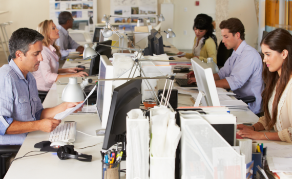 מי זכאי לתשלום עבור ימי החג? מדריך הזכויות המלא