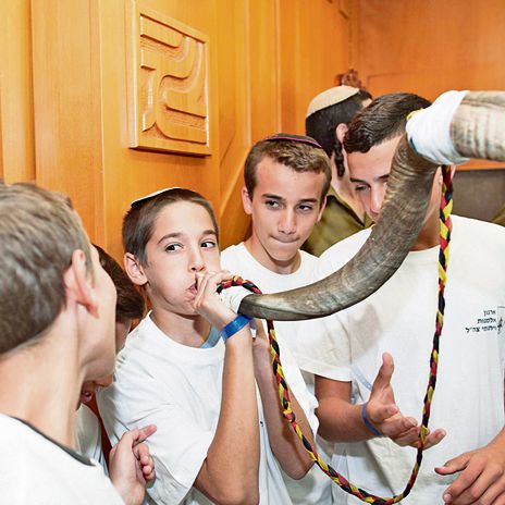 בנו של עמנואל מורנו הי"ד חגג בר מצווה