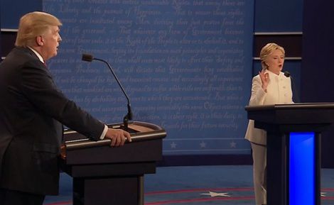 קלינטון: 'בובה של פוטין'; טראמפ: 'מרושעת'