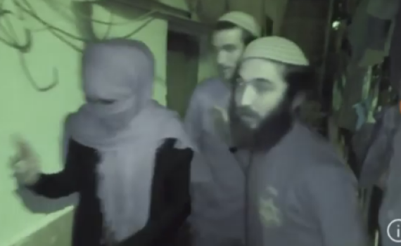 צפו: אורן חזן וחנוך דאום מחלצים יהודיה מכפר ערבי