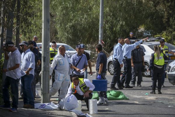 "יש פה יריות. אחד כבר על הרצפה" האזינו