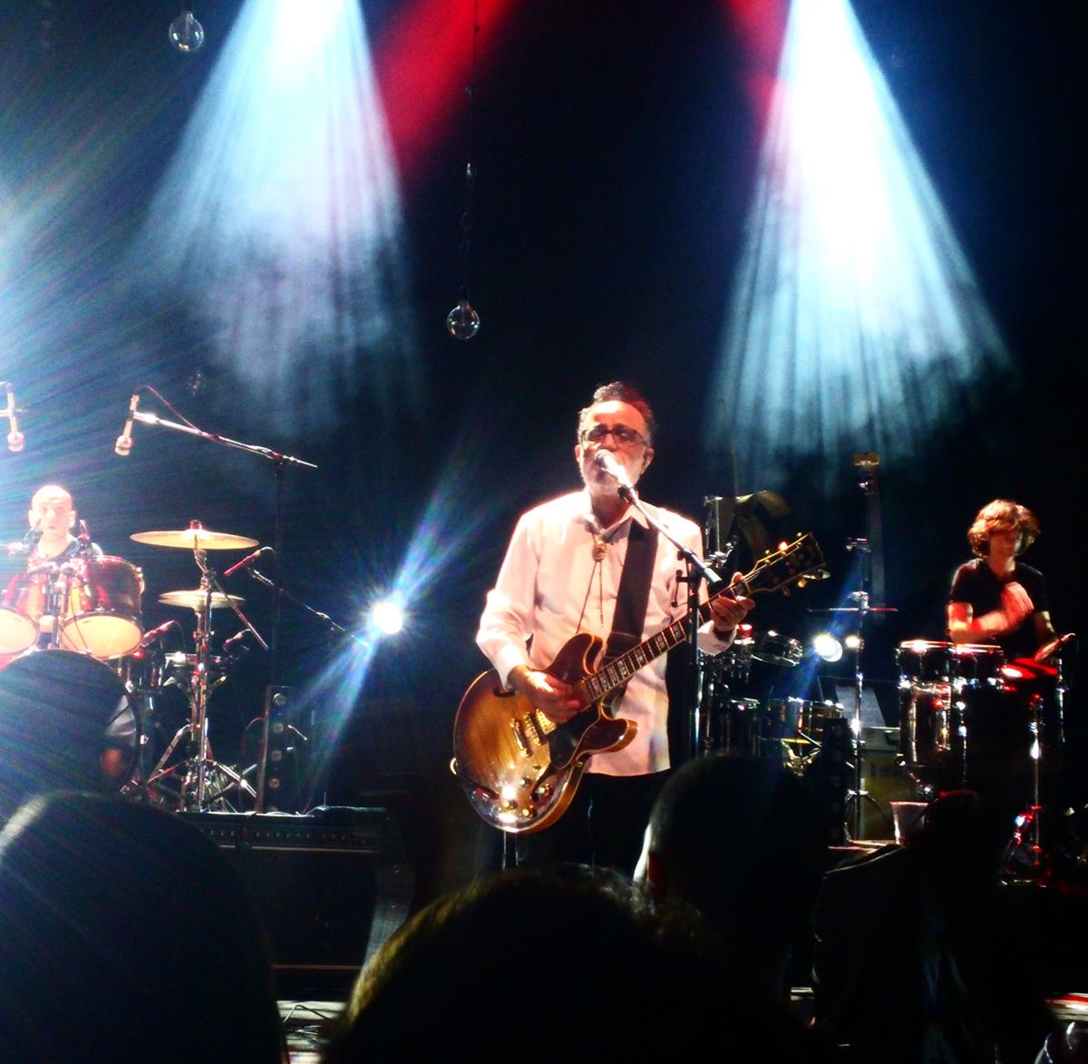 ברוך המשלב בין קודש לחול: אהוד בנאי במופע מפתיע