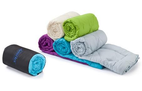 לקראת בוא הסתיו: שמיכות קלילות ונעימות למגע