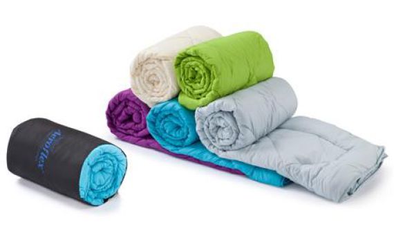 לקראת בוא הסתיו: שמיכות קלילות ונעימות למגע