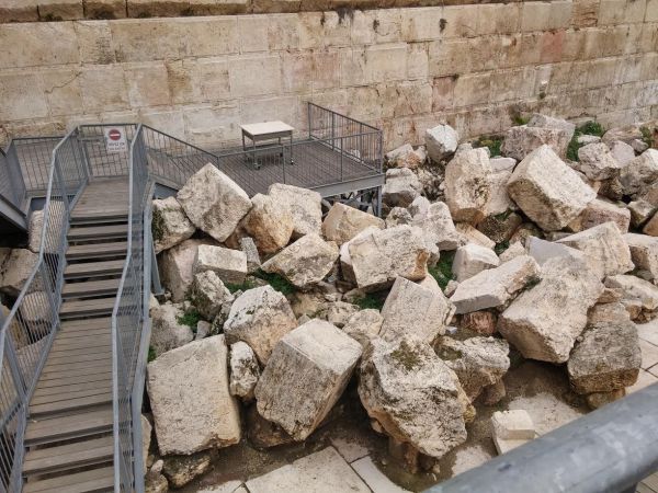 רחבת 'הכותל הרפורמי' נבנתה בניגוד לחוק