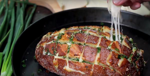 הנשנוש הטוב: מתכון ללחם מלא בהפתעות