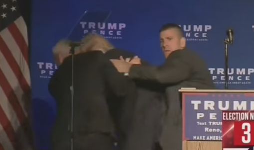 "אקדח" • דרמה בארה"ב: טראמפ הורד מהבמה