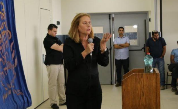 מה השיבה לבני לתלמיד ששאל למה היא מזגזגת?