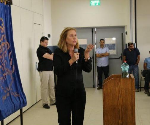 מה השיבה לבני לתלמיד ששאל למה היא מזגזגת?