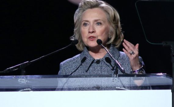 סרטון הבחירות שמשגע את הרשת: קלינטון קפואה