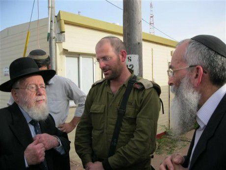 רבני הציונות הדתית הכריזו על מאבק בשילוב הנשים בקרבי