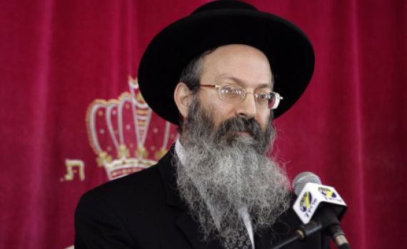 "הרבצ"ר כבר אינו מרא דאתרא אלא יועץ דת"