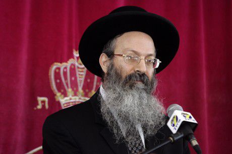 "הרבצ"ר כבר אינו מרא דאתרא אלא יועץ דת"