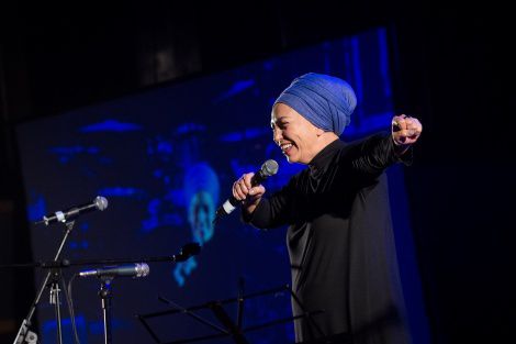 החוזרת בתשובה הפופולרית תגיש את 'מה בוער'