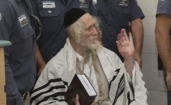 הרב ברלנד מודה: נישקתי נשים שבאו אליי לייעוץ