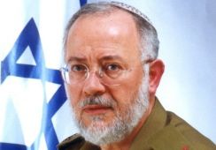 אם תשים חייל וחיילת בטנק ייולד טנקיסט קטן