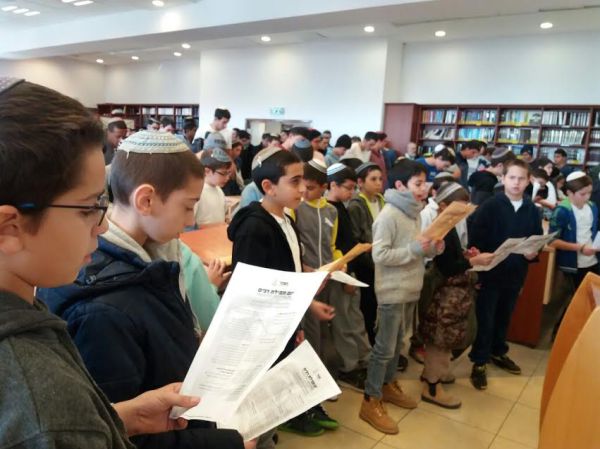 תפילת ילדי החמ"ד: גלריה