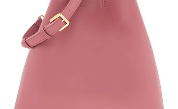 המותג CHARLES & KEITH מציג קולקציית נעליים ותיקים חורפית