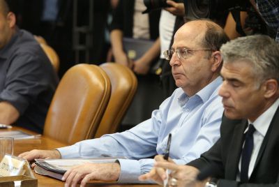 מספר 2 ב'יש עתיד'? לפיד אישר: מגעים עם יעלון