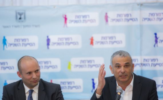 סערת חוק ההסדרה: מי ימצמץ ראשון?