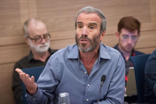 שקד שלחה סמס; ח"כ שטרן מבקש הבהרות