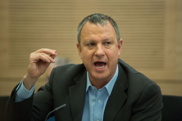 באופוזיציה כבר חוגגים: "רעידת אדמה מתקרבת"