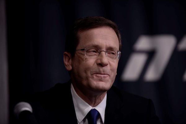 בוז'י נגד ההסתה? כינה את המתנחלים 'וירוס'