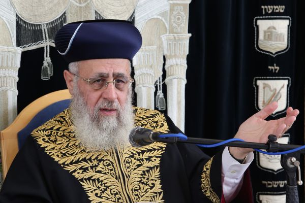 הרב יצחק יוסף מבקש להגן בבג"צ על הרב אייל קרים