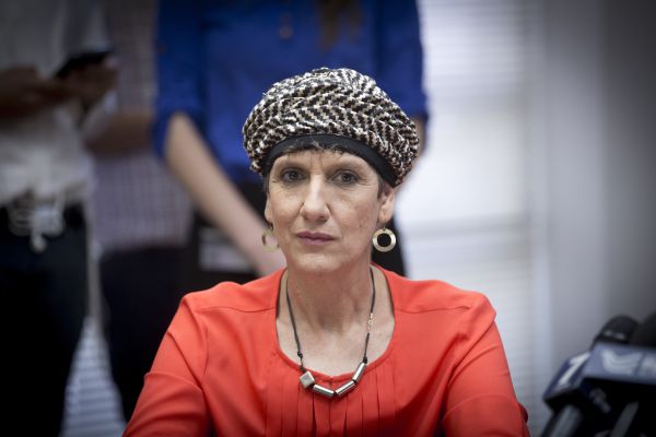 שלפיד יפסיק לכתוב פוסטים המעידים על בורות