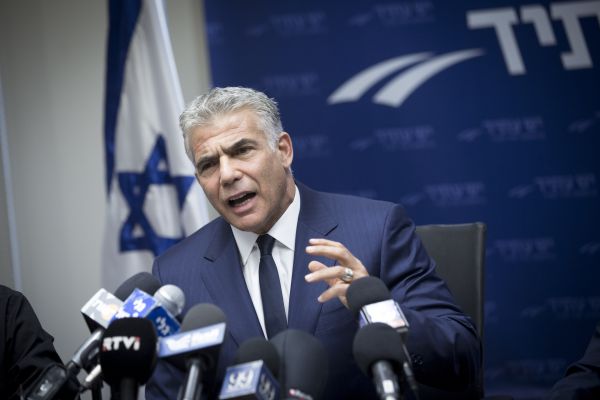 לפיד: "חוק ההסדרה לא ימנע את הפינוי"