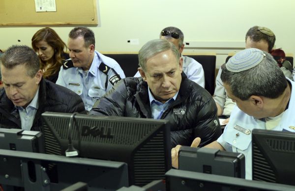 נתניהו בחפ"ק השריפות: "יש סימנים להצתות אנוש"