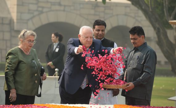 אל תפיצו את השקר: זה מה שעשה ריבלין בהודו