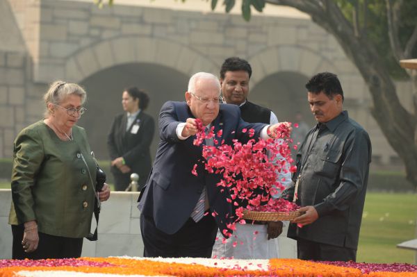 אל תפיצו את השקר: זה מה שעשה ריבלין בהודו