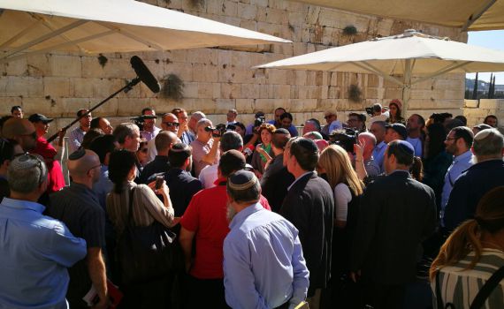 אמסלם מטיל פצצה: לבטל את מתווה הכותל