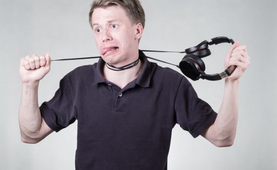 קריין גל"צ הקריא ידיעה על שרה נתניהו והשתנק