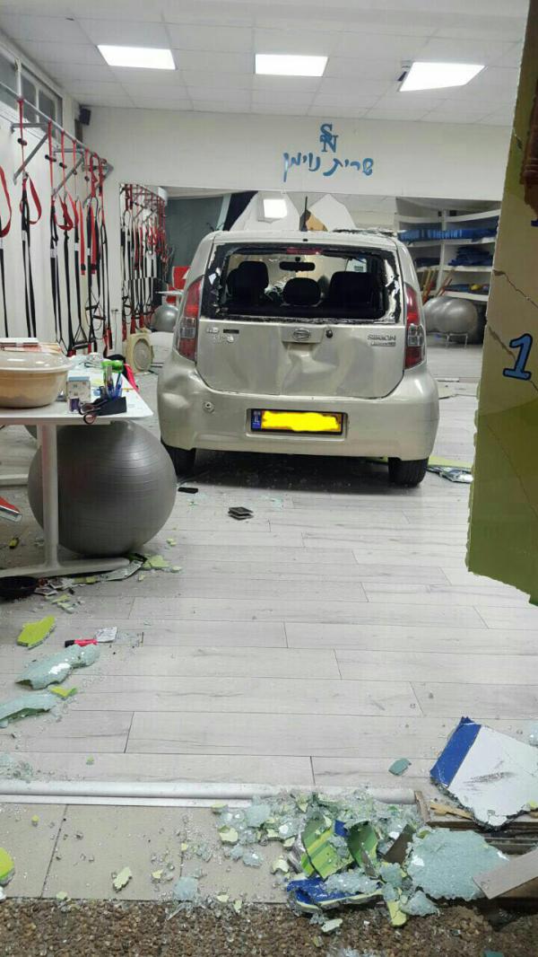 גן יבנה: הנהגת נכנסה לסטודיו ספורט