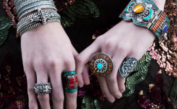 תכשיטי 'אבנים' בכסף ובזהב – לענוד את הדמיון