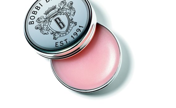 השפתיים יבשות בחורף? כך תשמרי עליהם בסטייל