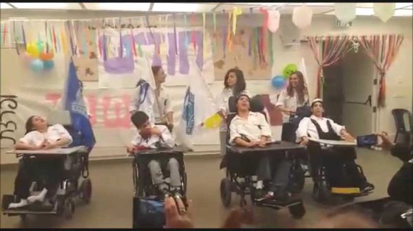 מופע הדגלנות המיוחד של סניף בני עקיבא 'עלה'